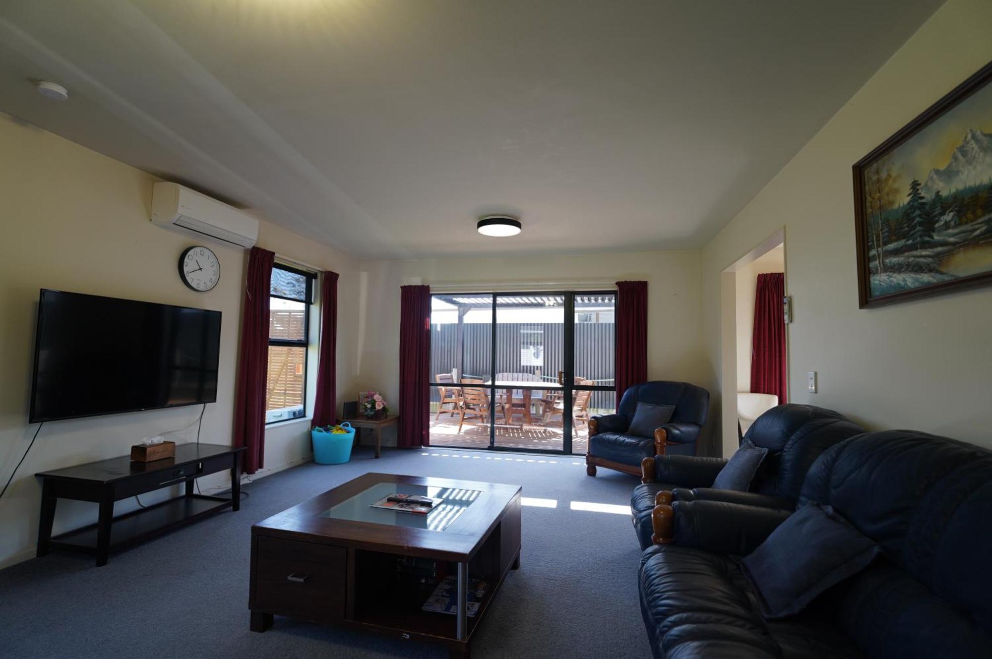 פאראפאראומו Atarau Grove Holiday House מראה חיצוני תמונה