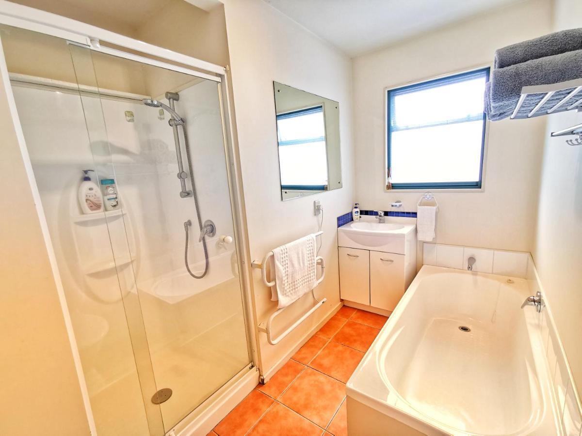 פאראפאראומו Atarau Grove Holiday House מראה חיצוני תמונה